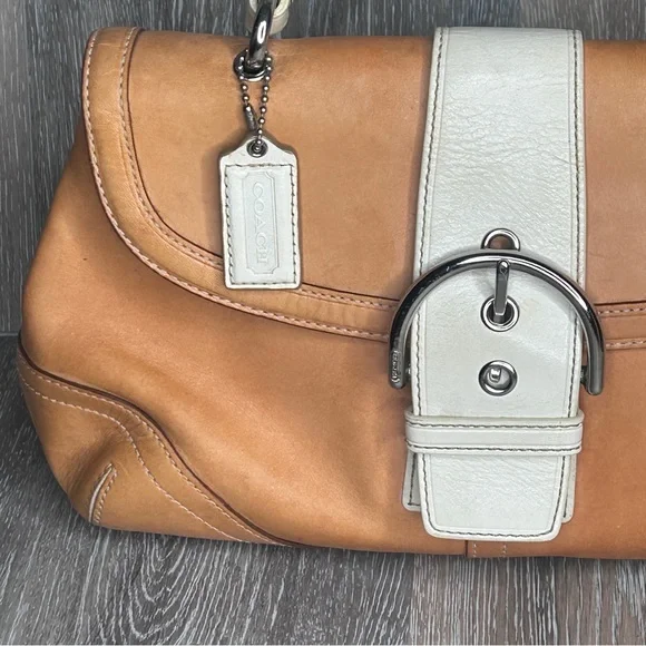 Vintage Coach Soho Vachetta Leather Top Handle Bag Classic Buckle Detail